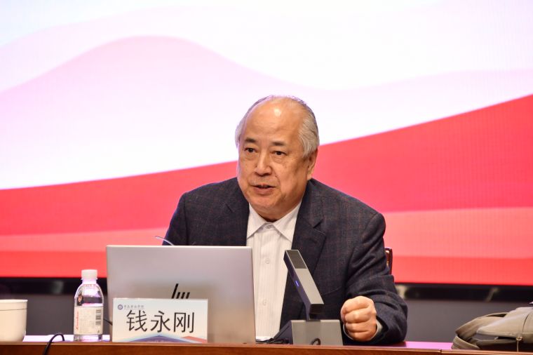 【青岛日报社 / 观海新闻】钱永刚做客Beat365官方网站，讲述父亲钱学森的科学精神